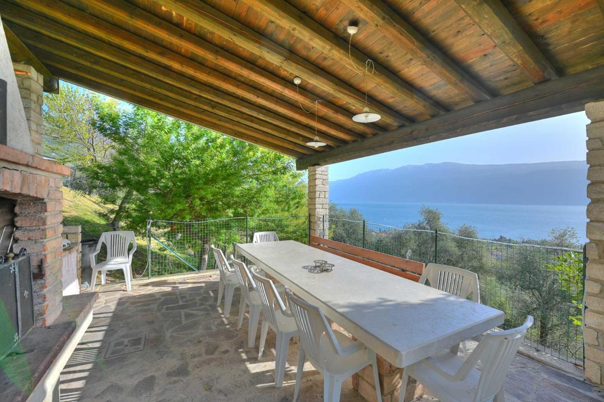 Agriturismo L'Uliveto Gargnano Exterior photo